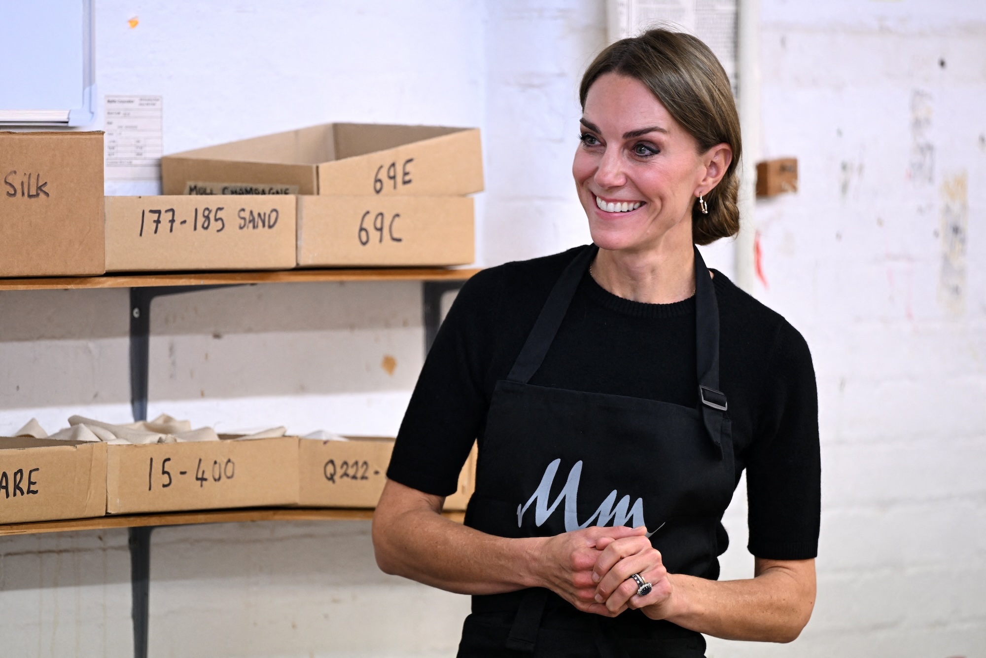 Kate Middleton Expertly Demonstrates How to Create an Updo Without a Hair Tie